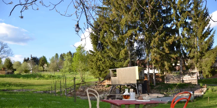 Ubytování v dřevěném posedu u potůčku s možností poctivé snídaně