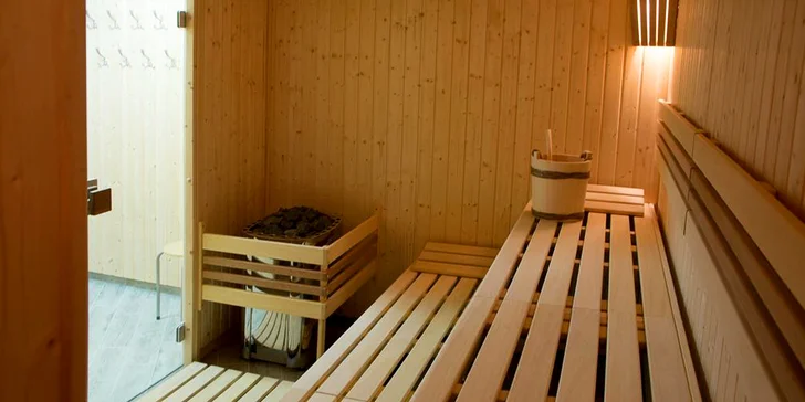 Romantika v podzámčí až na 6 dní: snídaně, možnost romantické večeře i relaxu ve wellness