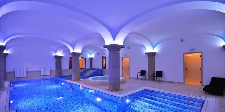 Krásný hotel u pivovaru Klášter: wellness a polopenze s večeřemi při svíčkách