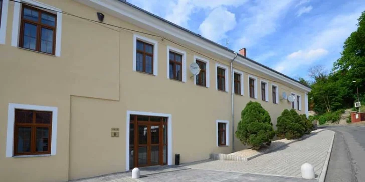 Krásný hotel u pivovaru Klášter: wellness a polopenze s večeřemi při svíčkách
