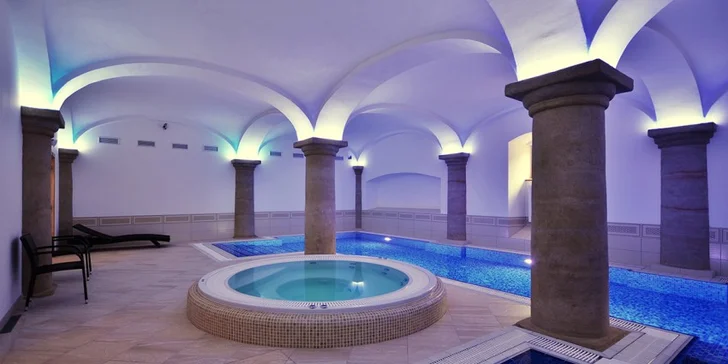 Krásný hotel u pivovaru Klášter: wellness a polopenze s večeřemi při svíčkách
