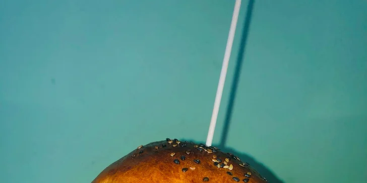 Burger nebo mega burger pro 2 osoby i hodina bowlingu až pro 4 osoby