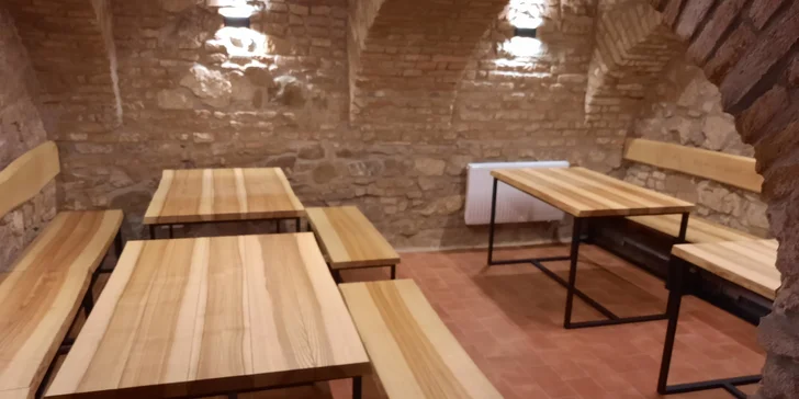 Burger nebo mega burger pro 2 osoby i hodina bowlingu až pro 4 osoby