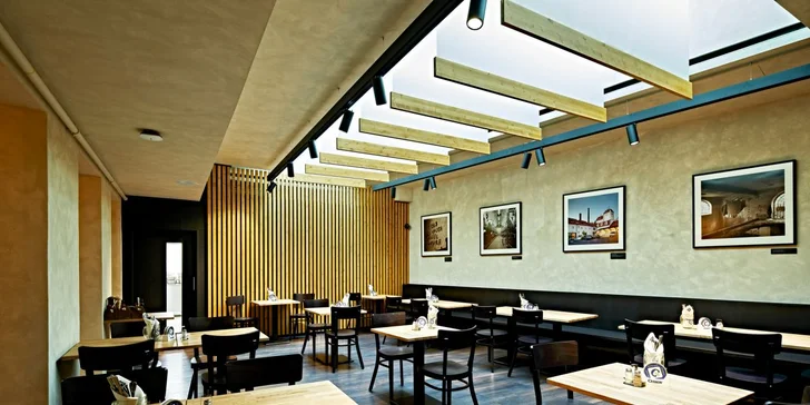 Půllitr piva Cvikov v restauraci Sladovna ve Vodičkově ulici: na výběr 5 druhů vč. Sváteční 13°