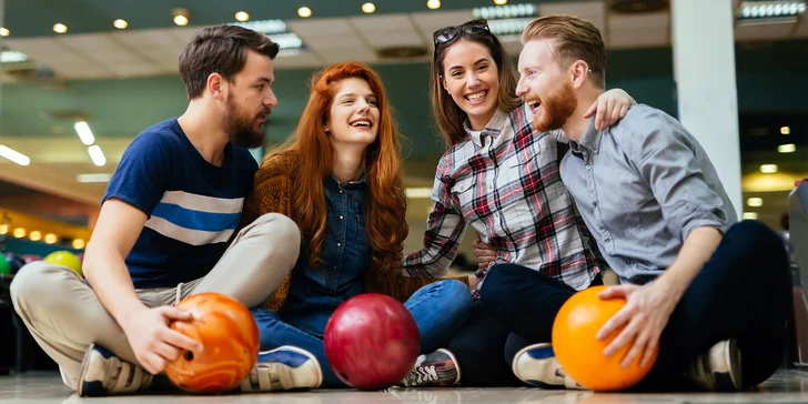 Bowling s posezením v historických sklepeních: až 4 hráči, 1 hodina hry, všední dny i víkendy