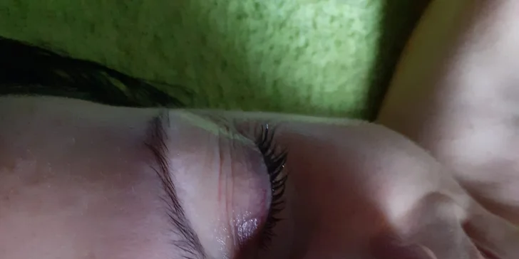 Kosmetické ošetření pleti na míru vč. úpravy a barvení obočí i řas