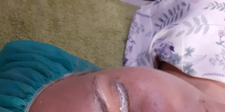 Kosmetické ošetření pleti na míru vč. úpravy a barvení obočí i řas