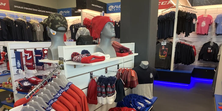 Výbava na MS v hokeji: dres, šála, triko i přívěsek české reprezentace
