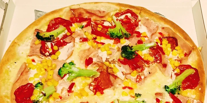 Dvě pizzy o průměru 45 cm s osobním vyzvednutím na provozovně
