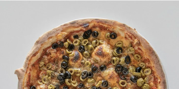 Dvě pizzy o průměru 45 cm s osobním vyzvednutím na provozovně