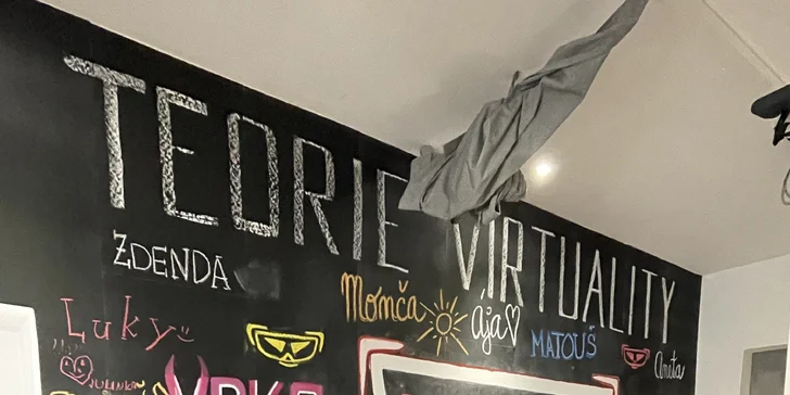 Staňte se hrdiny ve velké moderní herně virtuální reality v Plzni: 1 nebo 2 hráči