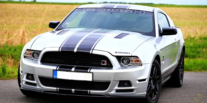 Upravený Ford Mustang: 30 nebo 60 min. řízení, až 2 pasažéři zdarma