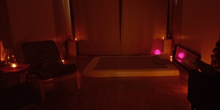 Čtyřruční tantra masáž v salonu Shakti pro jednoho: 60, 90 nebo 120 min.