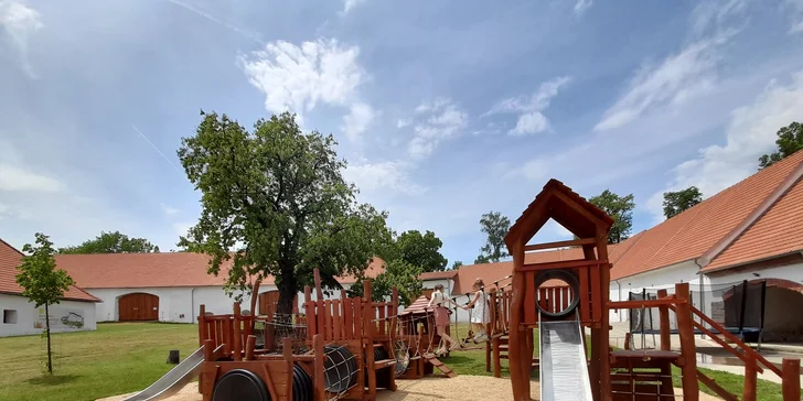 Residence Tvrz Skočice: pobyt v apartmánech s historickým kouzlem