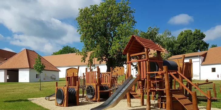 Residence Tvrz Skočice: pobyt v apartmánech s historickým kouzlem