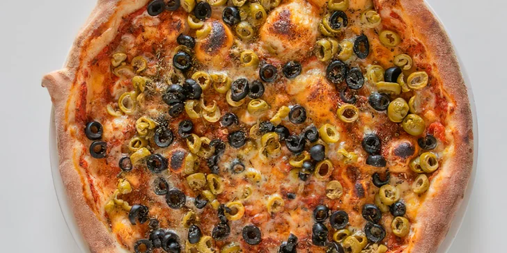 Dvě pizzy o průměru 45 cm s osobním vyzvednutím na provozovně