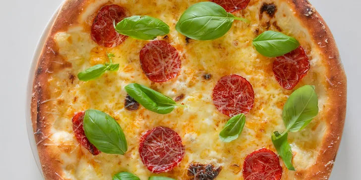 Dvě pizzy o průměru 45 cm s osobním vyzvednutím na provozovně