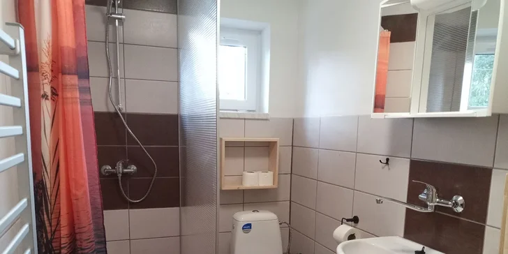 Pobyt v chatkách i mobilním domě v rekreačním areálu v Pošumaví: bazén i spousta aktivit