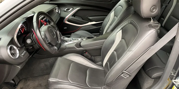 Zapůjčení Chevroletu Camaro 6.2 V8 6 generace na 6, 12 či 24 hodin