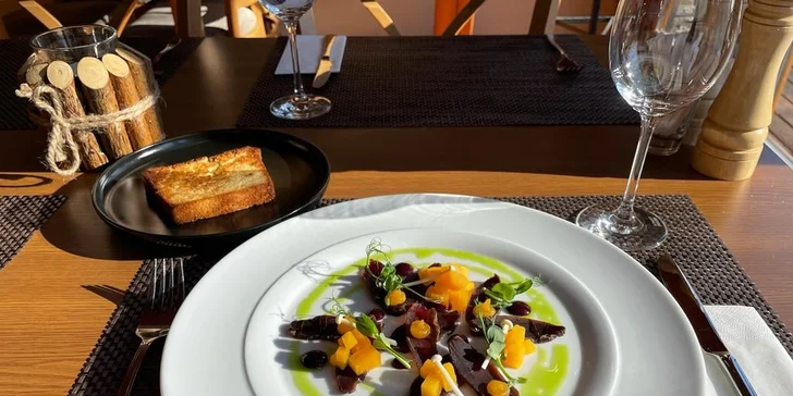 4* relax v Hluboké nad Vltavou se snídaní či polopenzí, novým wellness i koupelí