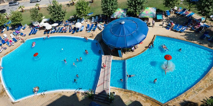 Dovolená v Bulharsku: rodinný pokoj s balkonem, polopenze, neomezené využití venkovního bazénu