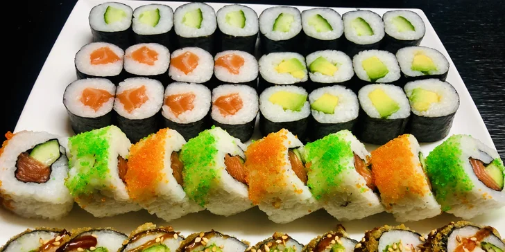 Sety 24 až 70 ks sushi: s lososem, úhořem, krevetami i vegetariánské