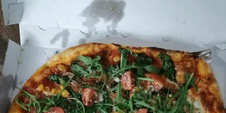 Pizza o průměru 32 cm podle výběru: Margherita, 4 druhy sýrů i Pepperoni