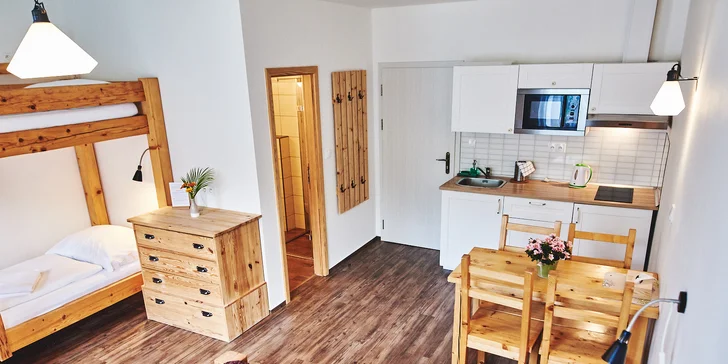 Apartmány Na Faře či Stodola na Bílé pro dva i celou rodinu: bazén, snídaně i herna