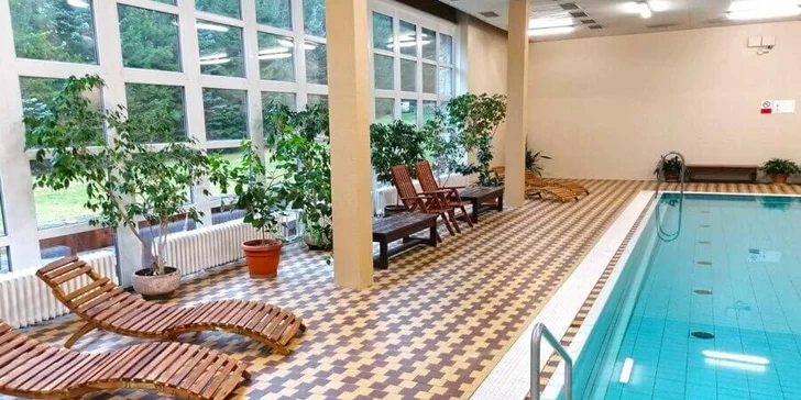 Ve dvou či s rodinou do Krkonoš: pobyt s polopenzí a wellness v srdci Harrachova