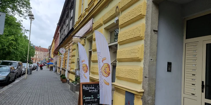 Dobroty do ruky u táborského nádraží: langoš, belgické hranolky i celé sýrové menu