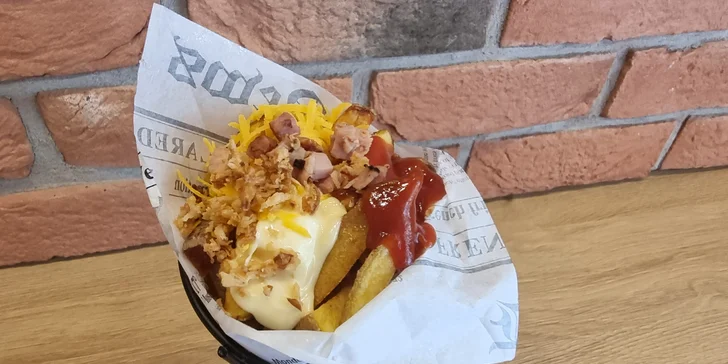 Dobroty do ruky u táborského nádraží: langoš, belgické hranolky i celé sýrové menu