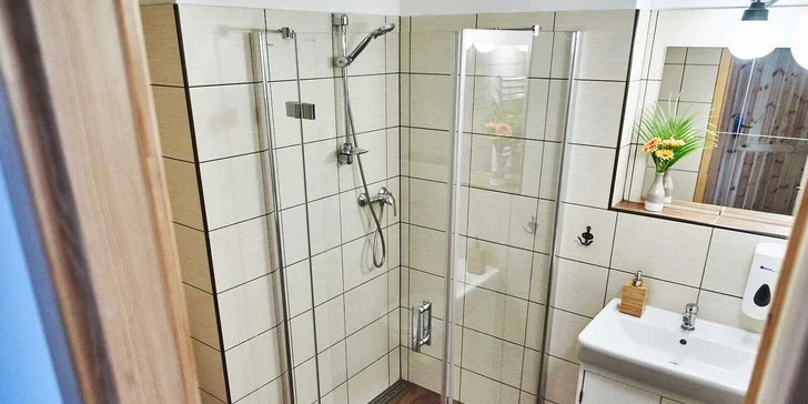 Apartmány Na Faře či Stodola na Bílé pro dva i celou rodinu: bazén, snídaně i herna