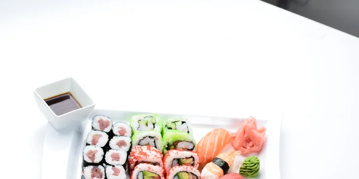 Sety s 10–75 kousky sushi v Banyan Bistro Opava: vege, smažené i s rybami