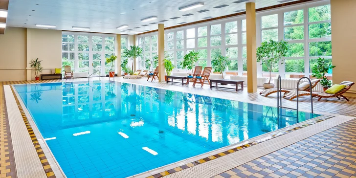 Ve dvou či s rodinou do Krkonoš: pobyt s polopenzí a wellness v srdci Harrachova