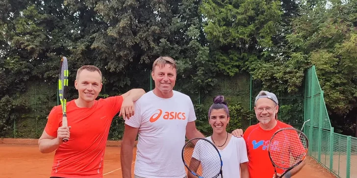 Sobotní skupinový kurz tenisu pro začátečníky a mírně pokročilé