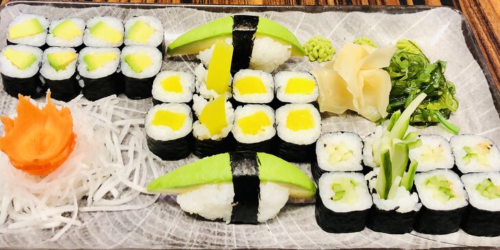 Sety 24 až 70 ks sushi: s lososem, úhořem, krevetami i vegetariánské