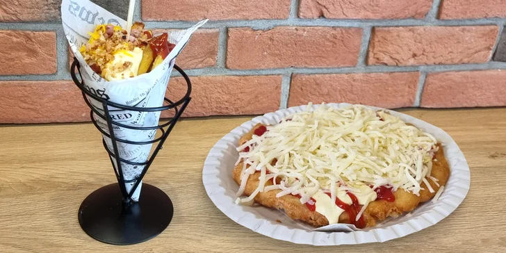 Dobroty do ruky u táborského nádraží: langoš, belgické hranolky i celé sýrové menu