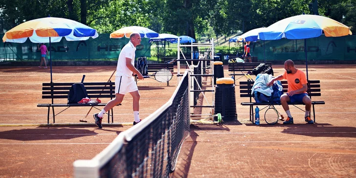 Tenisový trénink pod vedením 22. hráče ATP Bohdana Ulihracha