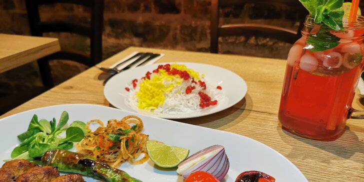 Perské speciality až pro 4 osoby: jehněčí nebo kuřecí kebab a domácí limonáda
