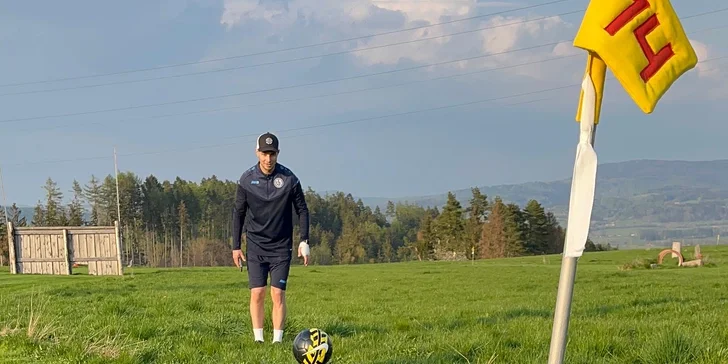 Dostaňte míč nebo balon do jamky: minigolf, fotbalgolf i fotbalpool pro dva či celou rodinu