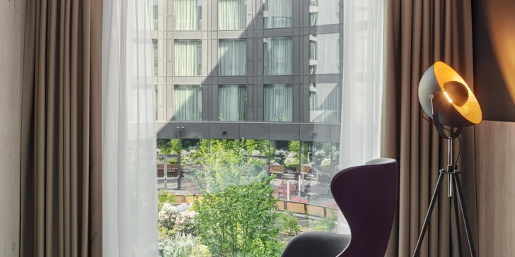 Pobyt v Praze: nový lifestylový 4* STAGES HOTEL Prague řetězce Marriott, snídaně, parkování i VIP vstup do O2 areny