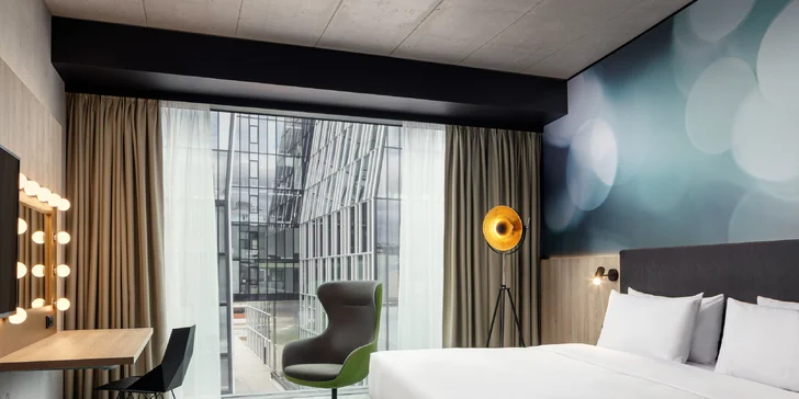 Pobyt v Praze: lifestylový 4* STAGES HOTEL Prague řetězce Marriott, snídaně, parkování i VIP vstup do O2 areny