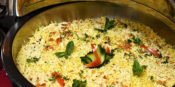 Indická hostina pro 1 i 2 osoby: oběd nebo večeře formou bohatého bufetu