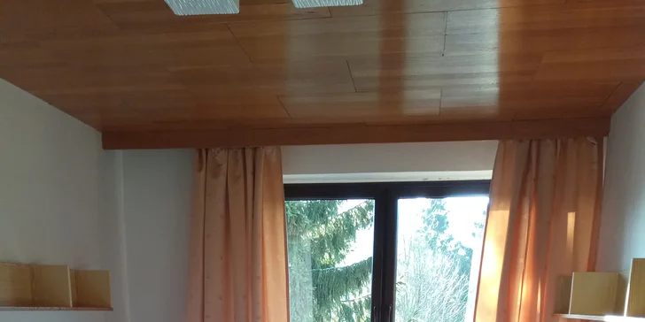 Dovolená pod Čertovou horou v Harrachově: snídaně a neomezeně bazén
