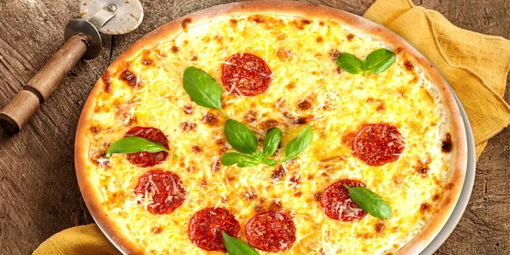 Výborná pizza s sebou: průměr 33 cm, výběr z mnoha různých druhů