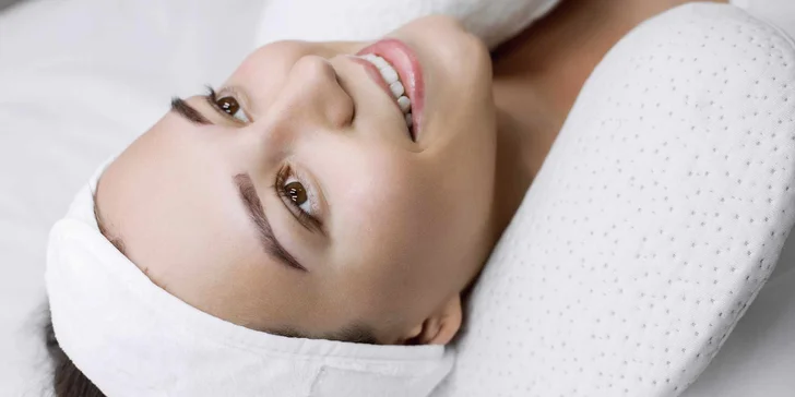 Balíček pro oslnivý pohled: lash lifting řas a laminace obočí s barvením