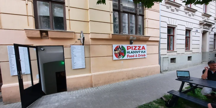 Výborná pizza s sebou: průměr 33 cm, výběr z mnoha různých druhů