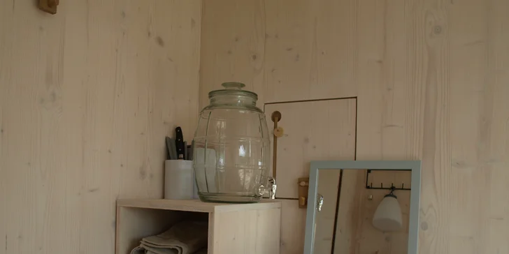 Pobyt s parádním výhledem v moderním posedu mezi korunami stromů na Slovácku