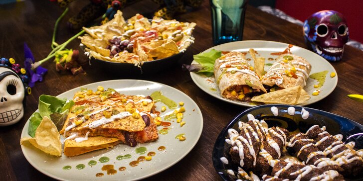 3chodové mexické menu pro 2 osoby k odnosu s sebou: nachos, burritos, quesadillas i dezert
