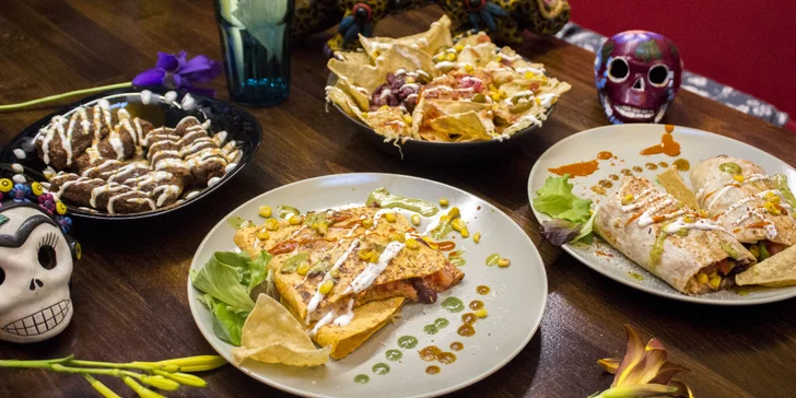 3chodové mexické menu pro 2 osoby k odnosu s sebou: nachos, burritos, quesadillas i dezert